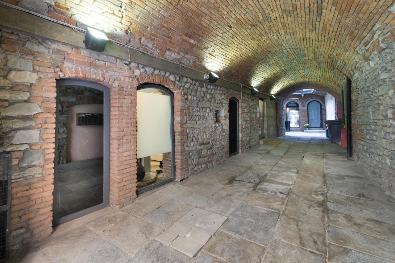 Bergamo Art Apartment ภายนอก รูปภาพ