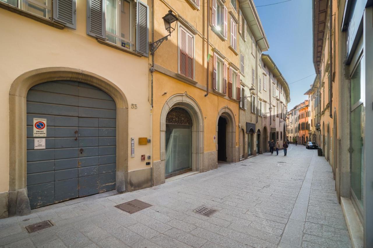 Bergamo Art Apartment ภายนอก รูปภาพ
